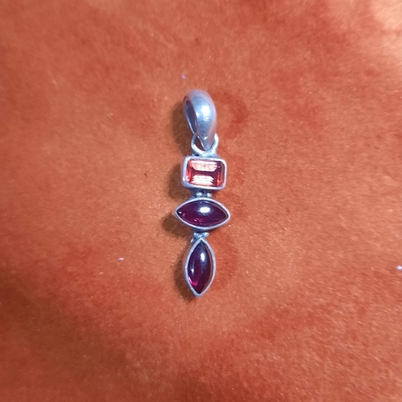 GARNET PENDANT - Picture 2 of 4